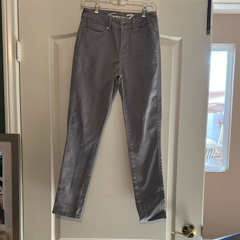 Seven7 High Rise Skinny Jeans in Light Gray
